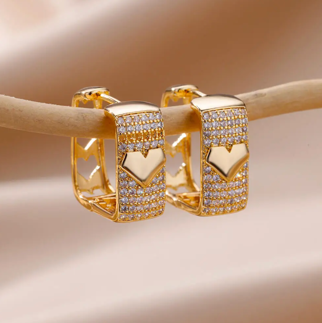 Grube kolczyki pozłacane 18-karatowym złotem z sercem i cyrkoniami