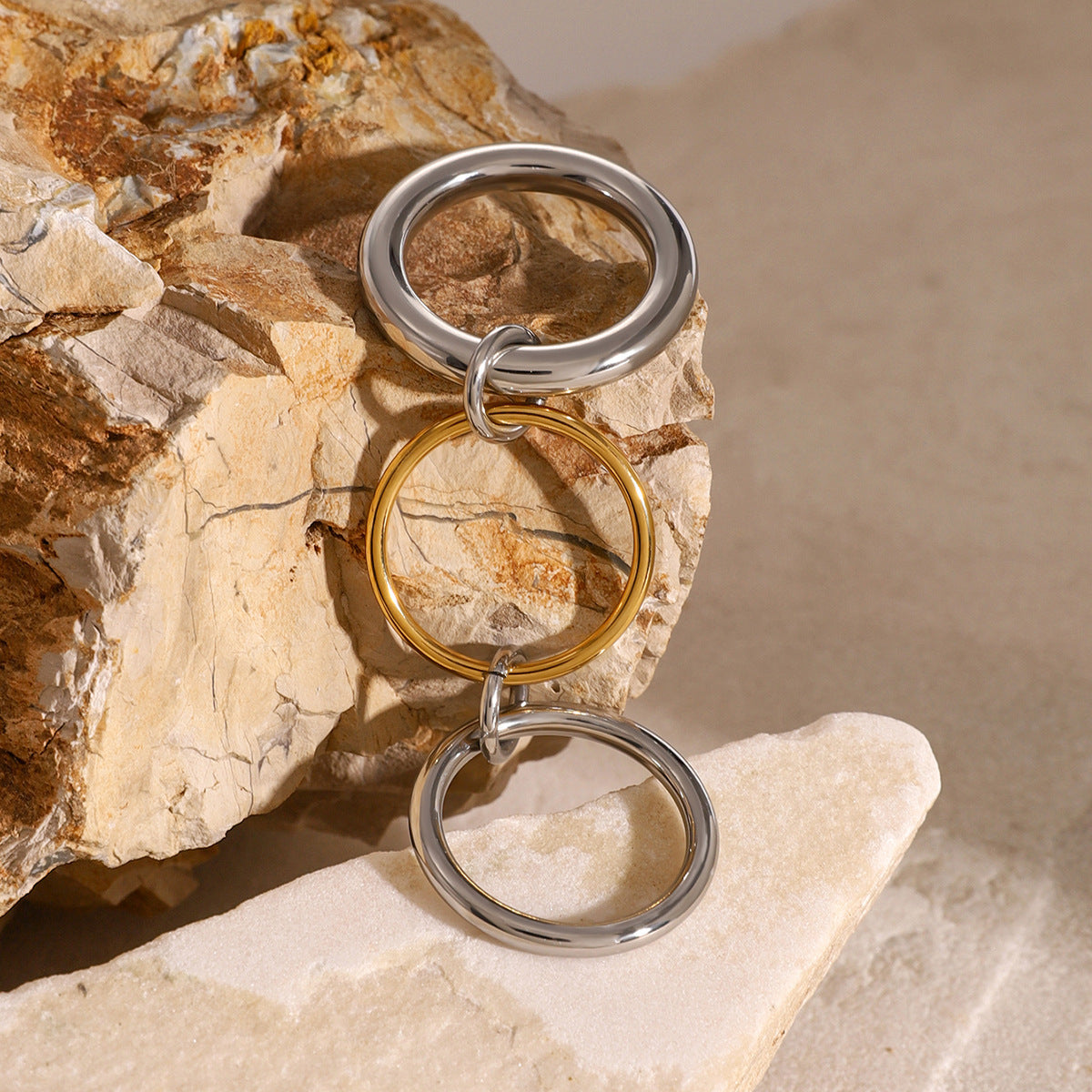 Pierścionek z 18-karatowego żółtego złota Canaria Stacked Ring