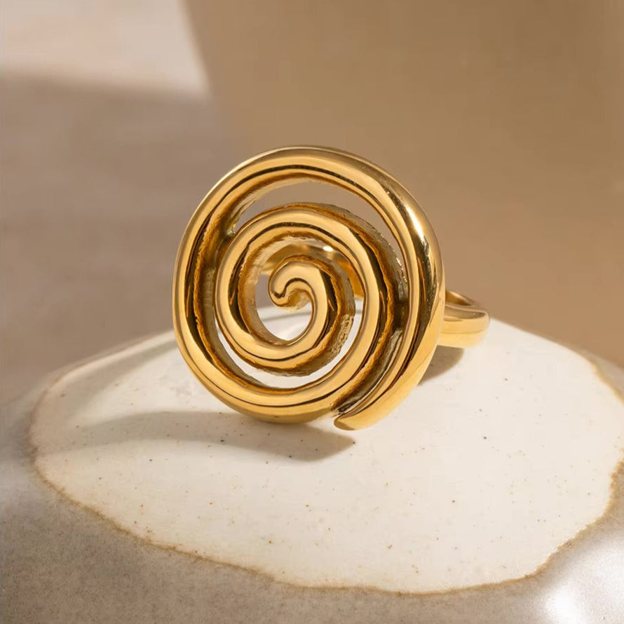 Złoty pierścionek Christy Spiral
