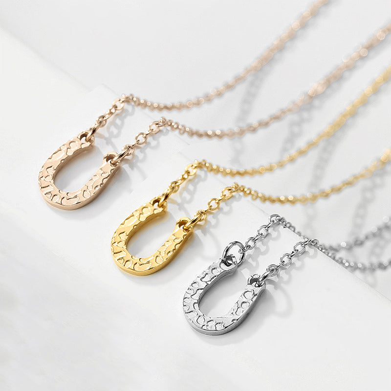 Naszyjnik w kształcie podkowy Lamia