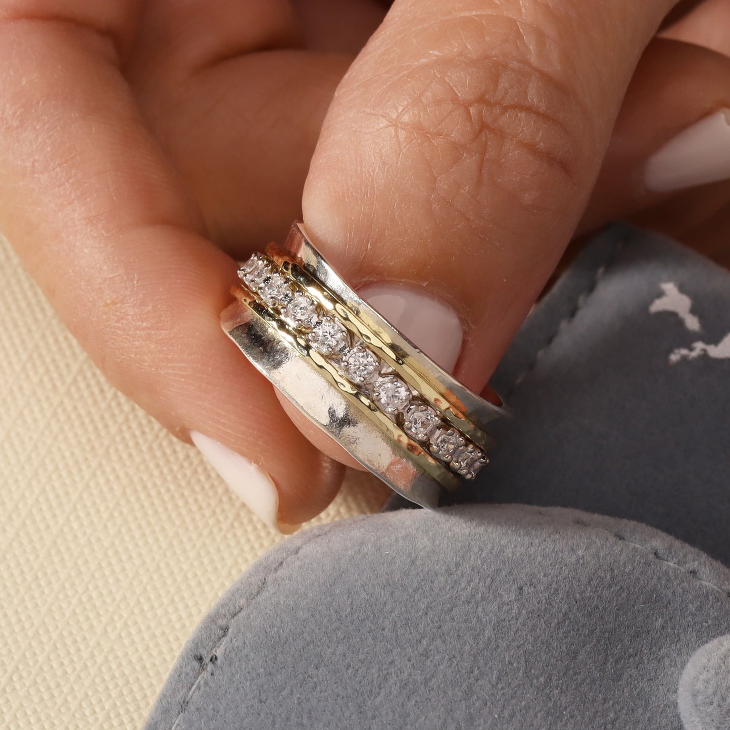 Obrótowy pierścionek Olivia