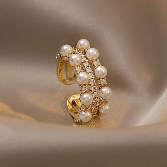 Regulowany pierścionek z podwójną perłą w kolorze złotym dla eleganckiego stylu