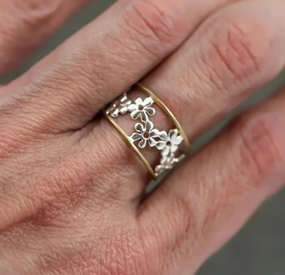 Ekskluzywny Wintageowy Projekt Biżuterii Emmaille Blumenring