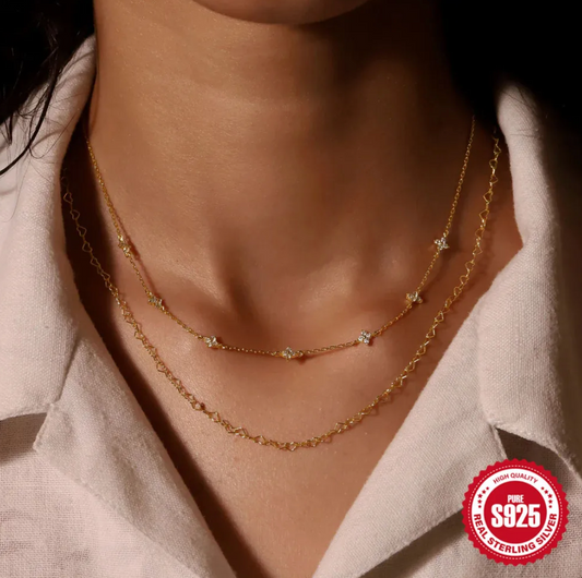 Naszyjnik pozłacany 18-karatowym złotem z małymi kamieniami z cyrkonii