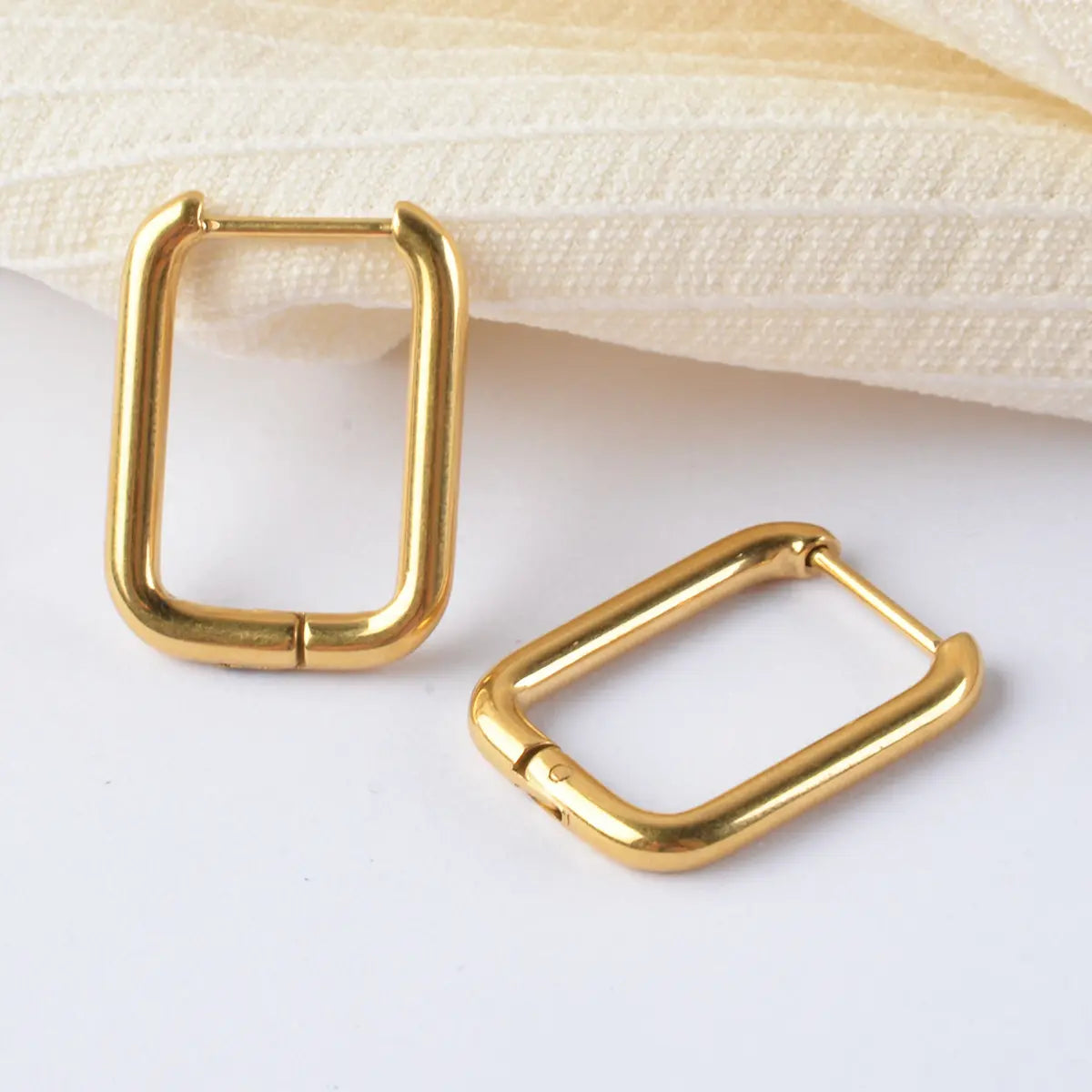 Obręcze Ambrielle Gold U Hoop