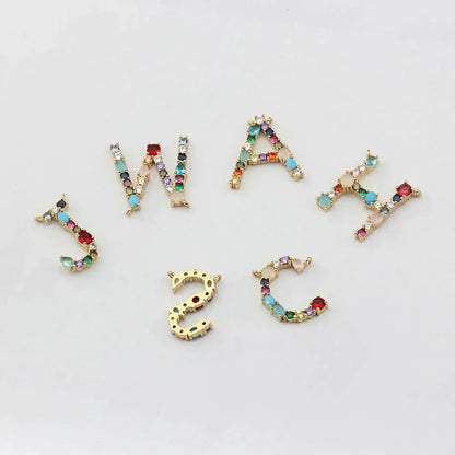 Naszyjnik z inicjałami i kamieniem szlachetnym platerowany 18-karatowym złotem