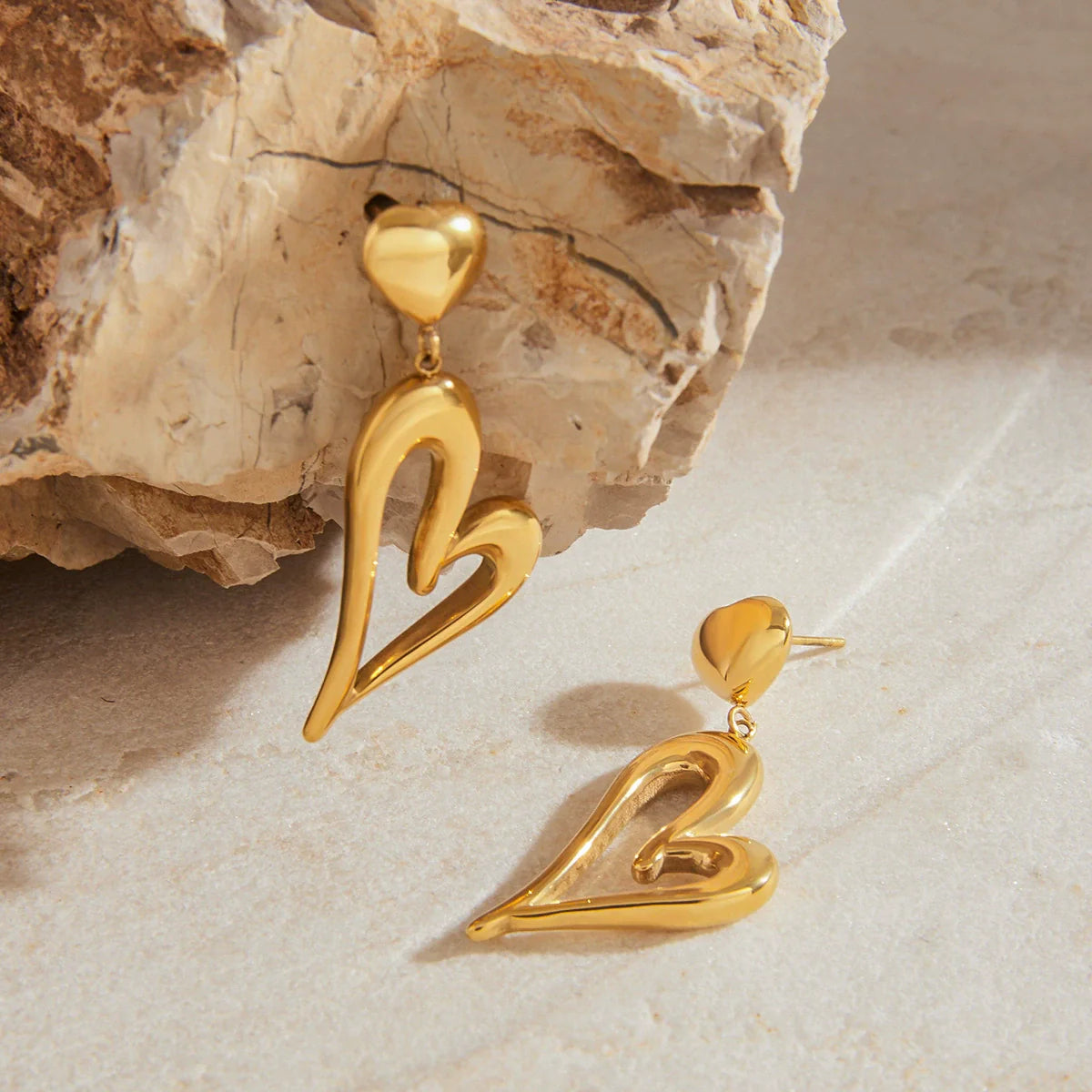 Złote kolczyki serca 18k eleganckie Venus