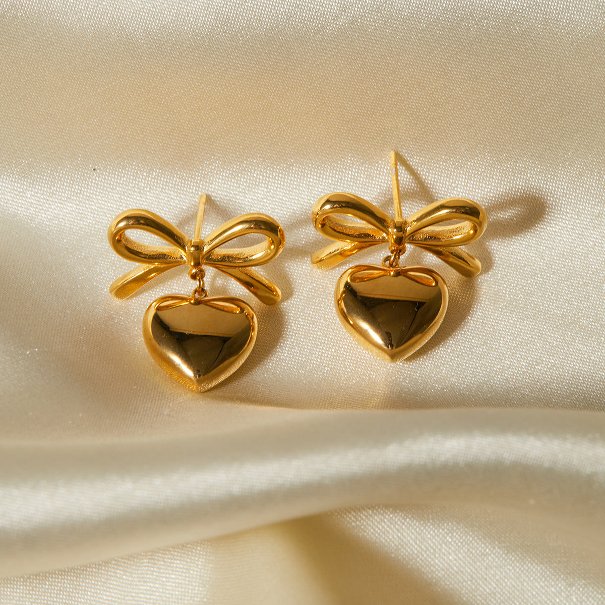 Eleganckie kolczyki serca złote 18k