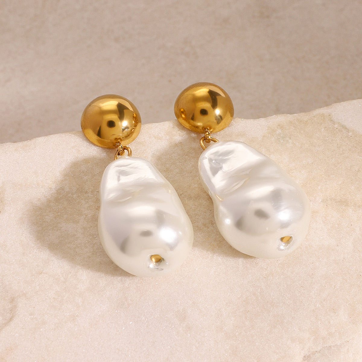 Kolczyki Ariana Chunky Pearl Drop Earrings
