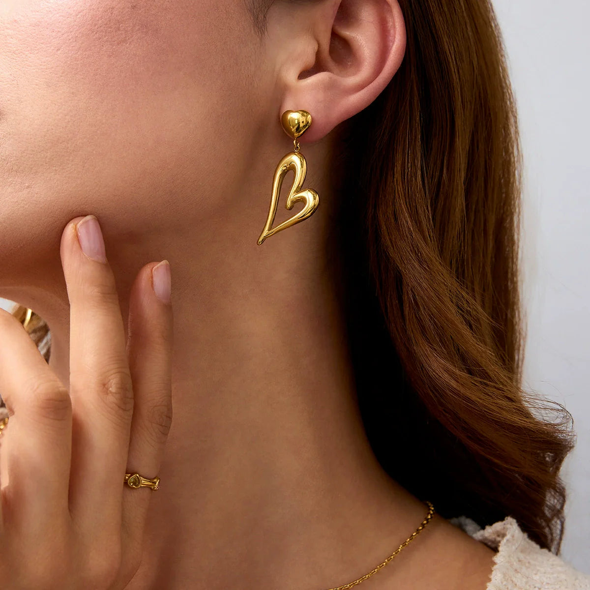 Złote kolczyki serca 18k eleganckie Venus