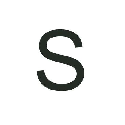 Nowoczesny naszyjnik platerowany 18-karatowym złotem z inicjałem w kształcie kłódki