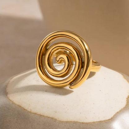 Złoty pierścionek Christy Spiral