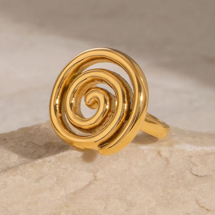 Złoty pierścionek Christy Spiral