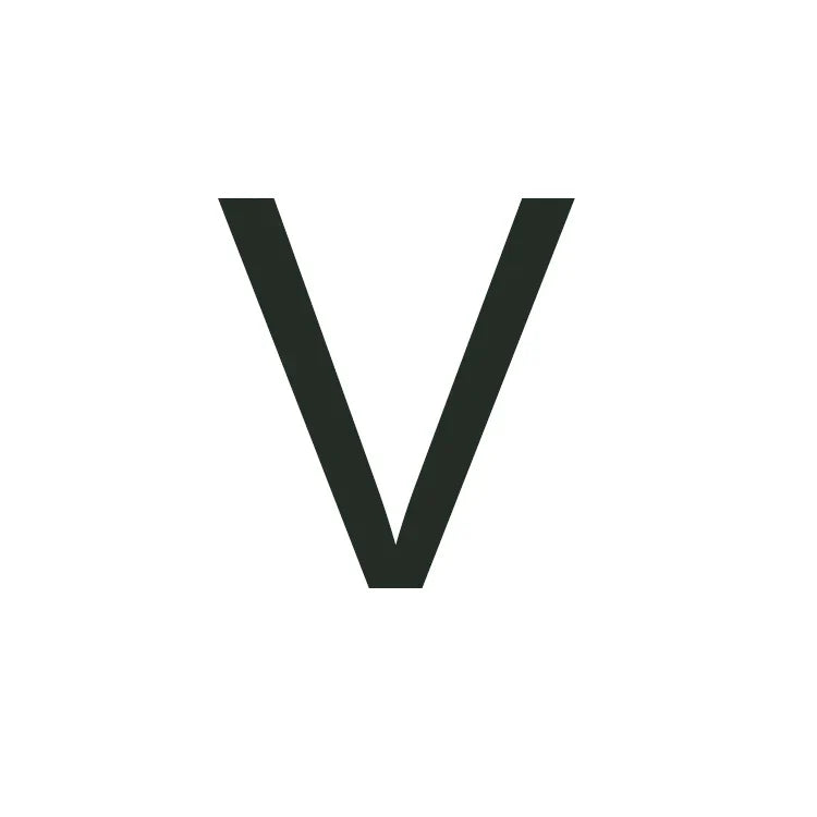 Nowoczesny naszyjnik platerowany 18-karatowym złotem z inicjałem w kształcie kłódki