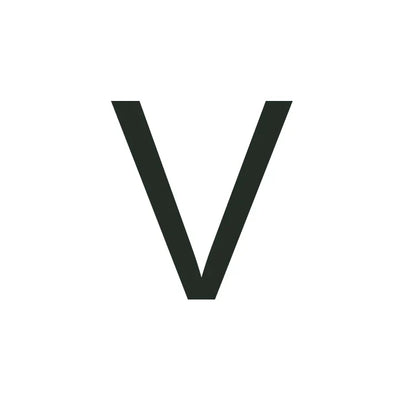 Nowoczesny naszyjnik platerowany 18-karatowym złotem z inicjałem w kształcie kłódki