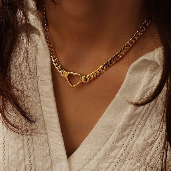 Choker z sercem Vali