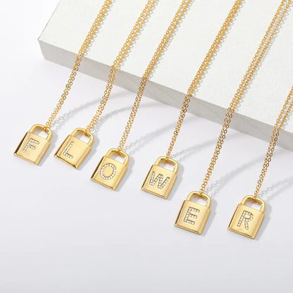 Naszyjnik z Złotym Inicjałowym Kłódką